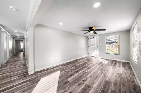 Entry Way - 305 Gaskins St, Como, TX 75431 photo 2 of 3