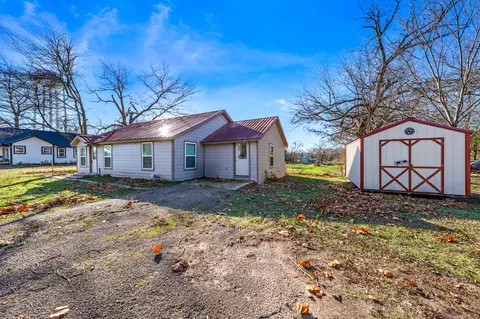 Other - 305 Gaskins St, Como, TX 75431 photo 1 of 8