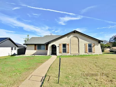 1700 Hendrick Dr, Plano, TX 75074