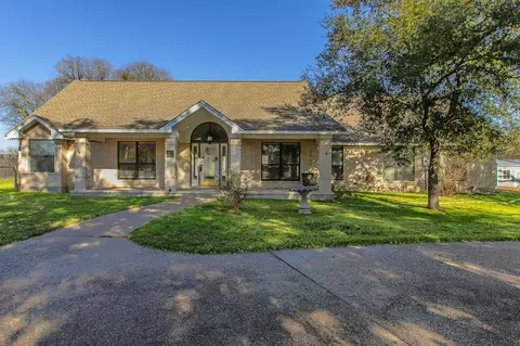 100 Spring Oak St, Lacy Lakeview, TX 76705