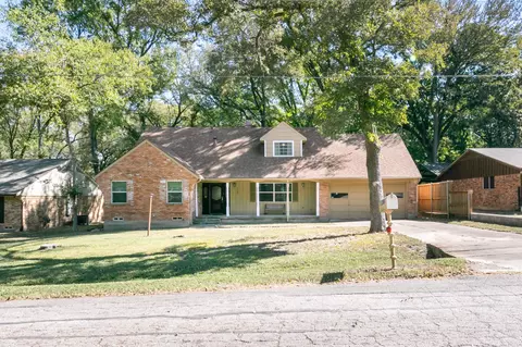 1208 Cedarbrook Trl, Lancaster, TX 75146