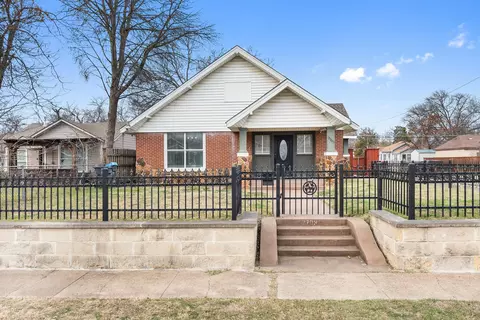 2703 Gladstone Dr, Dallas, TX 75211