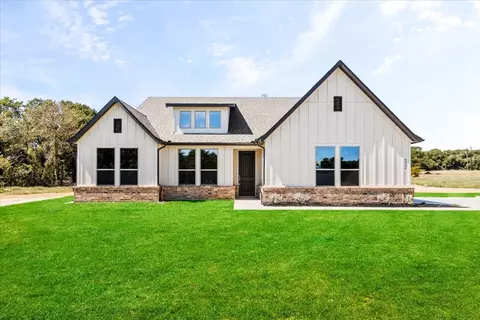 10000 Valley Oak Ct, Springtown, TX 76082