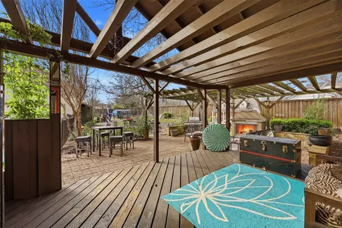 Exterior - 122 E 7th St, Lancaster, TX 75146 photo 3 of 9