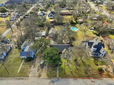View/Area - 122 E 7th St, Lancaster, TX 75146 photo 1 of 4