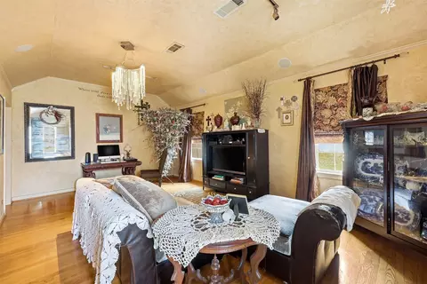 Living - 122 E 7th St, Lancaster, TX 75146 photo 1 of 3