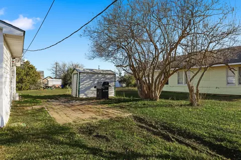 Exterior - 300 E 6th St, Krum, TX 76249 photo 5 of 5