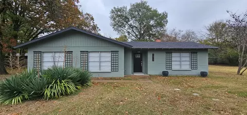 1512 Tawakoni Dr, West Tawakoni, TX 75474