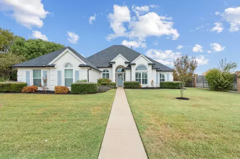 100 Sumner Ln, Waxahachie, TX 75165