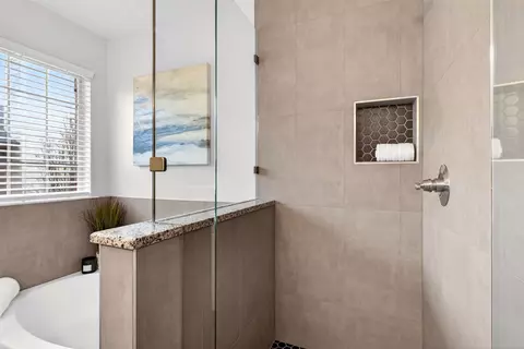 Bath - 503 Aurora Dr, Euless, TX 76039 photo 5 of 5