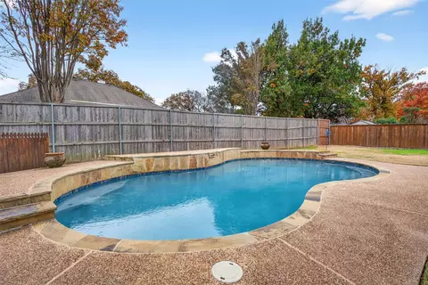 Exterior - 503 Aurora Dr, Euless, TX 76039 photo 5 of 6