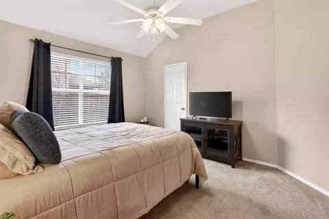 Bedroom - 503 Aurora Dr, Euless, TX 76039 photo 5 of 6