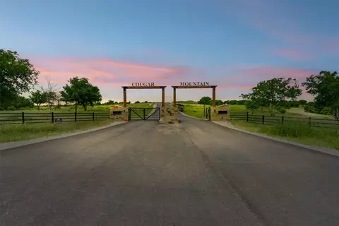 3609 Lucky Pepper Dr, Cresson, TX 76035