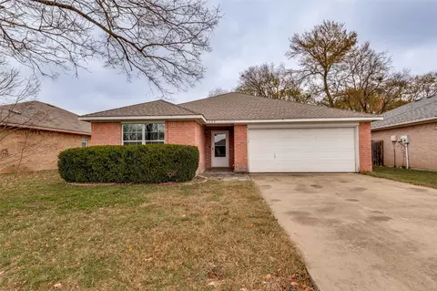 105 Camden Ct, Irving, TX 75061