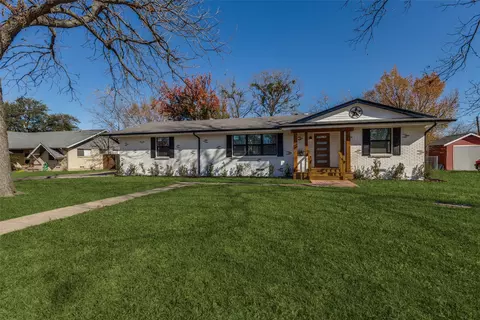 418 Bowie St, Forney, TX 75126