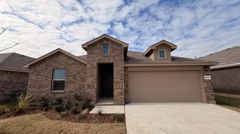 8437 Coffee Springs Dr, Fort Worth, TX 76131