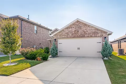 Exterior - 1605 Ackerly Dr, Forney, TX 75126 photo 2 of 3
