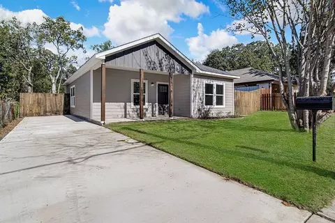 5816 Montague St, Fort Worth, TX 76119