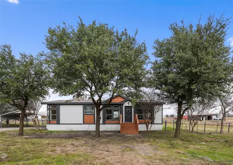 152 Pond View Dr, Decatur, TX 76234