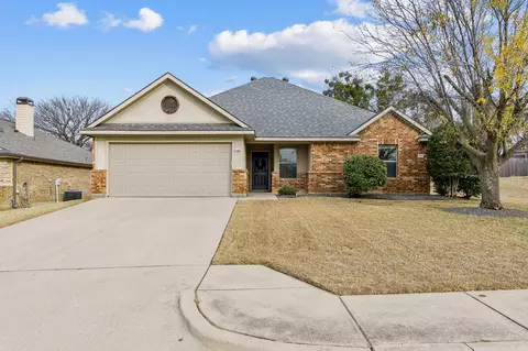 113 Redbud Ln, Weatherford, TX 76086