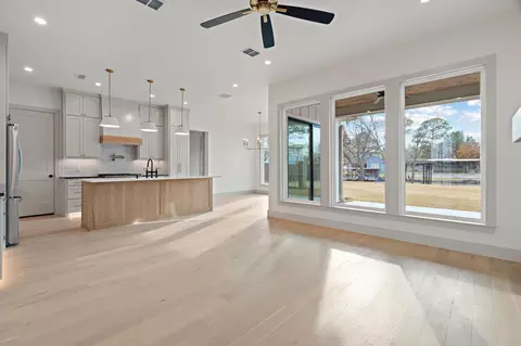 3812 E Port Ridglea Ct, Granbury, TX 76049
