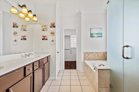 Bath - 8101 Freeman Dr, Rowlett, TX 75089 photo 1 of 6