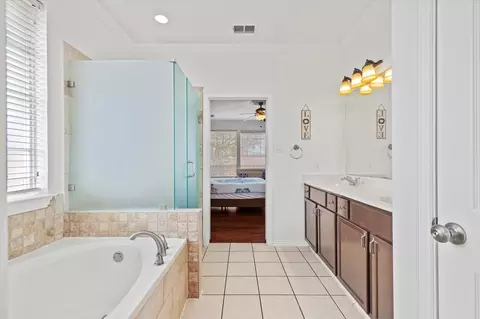 Bath - 8101 Freeman Dr, Rowlett, TX 75089 photo 3 of 6