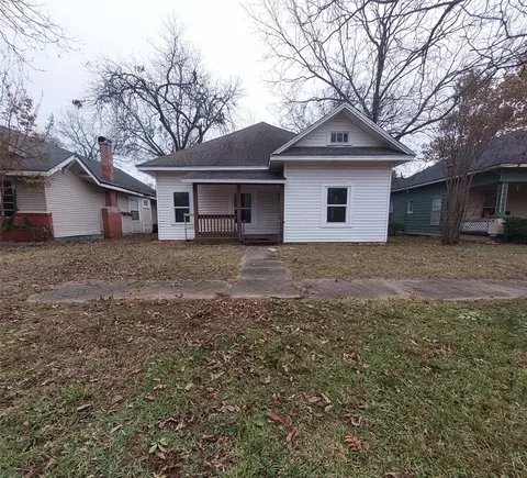 1328 W Woodard St, Denison, TX 75020