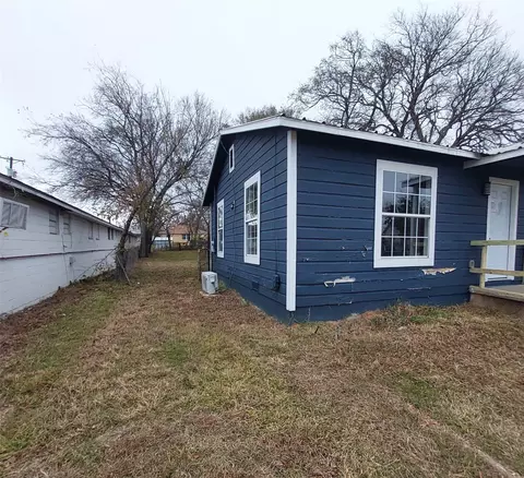 Exterior - 403 E Sears St, Denison, TX 75021 photo 4 of 4