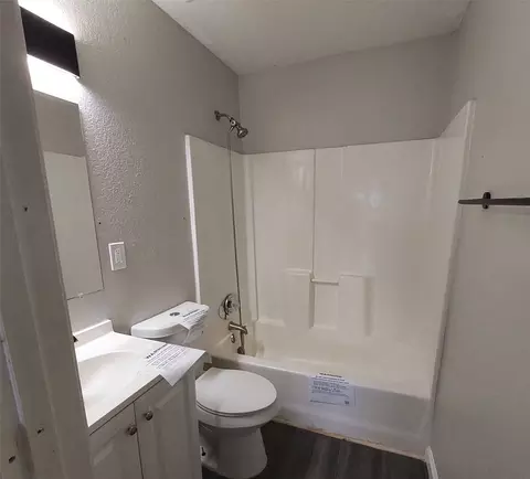 Bath - 403 E Sears St, Denison, TX 75021 photo 1 of 2