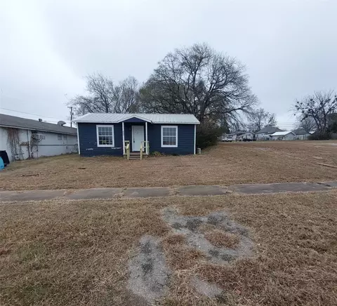403 E Sears St, Denison, TX 75021
