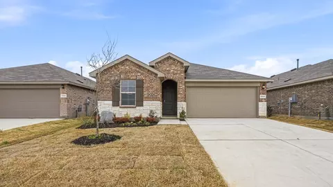 1908 Cherokee Ln, Cleburne, TX 76033