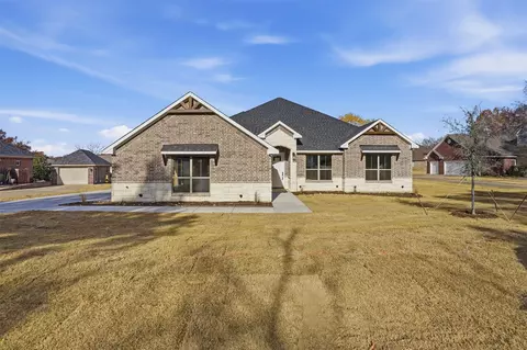 6002 Oakwood Ct, Granbury, TX 76049