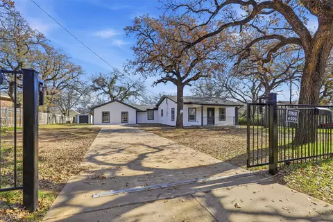 2741 Meaders Ave, Fort Worth, TX 76112