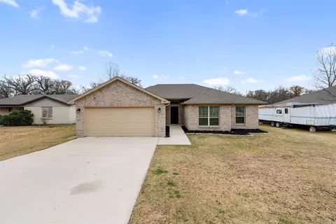1627 Tanglewood Dr, Azle, TX 76020