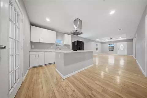 2350 W Cherry St, Paris, TX 75460