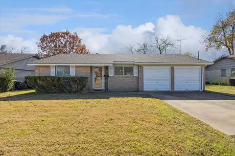 108 Donald Dr, Hurst, TX 76053