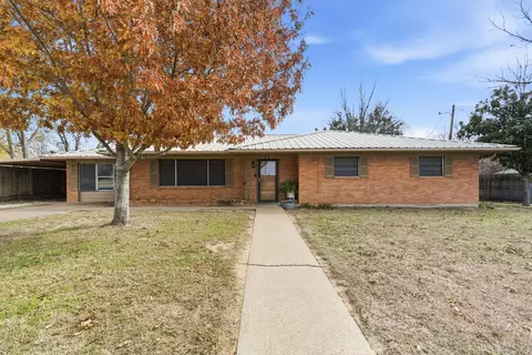 1125 N Johnson St, De Leon, TX 76444
