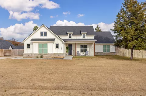 14620 Woodland Creek Dr, Tyler, TX 75706