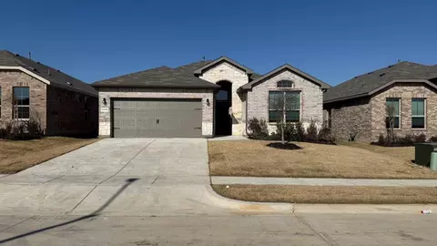 1918 Jackson St, Cleburne, TX 76033
