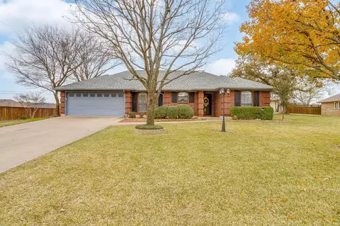 908 Country Club Dr, Joshua, TX 76058