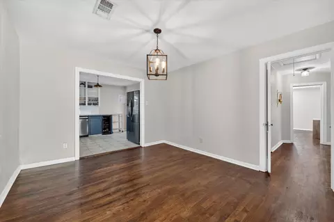 2129 Cardinal Ln, Fort Worth, TX 76111
