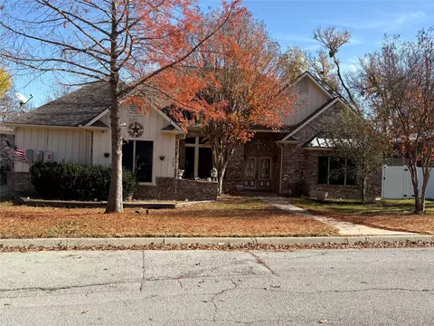 709 Timberview Ct N, Fort Worth, TX 76112