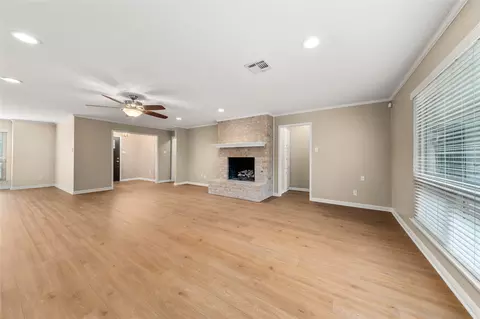 Living - 3509 Heatherstone Cir, Waco, TX 76708 photo 6 of 7