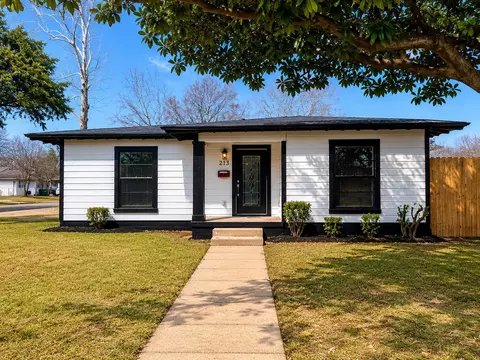 213 Buhler Dr, Garland, TX 75040