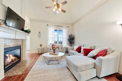 571 Rockingham Dr, Irving, TX 75063