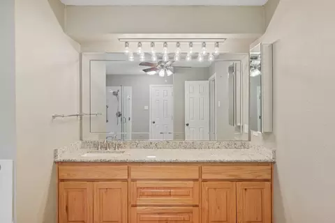 Bath - 103 Luther Ln, Heath, TX 75032 photo 4 of 5
