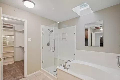 Bath - 103 Luther Ln, Heath, TX 75032 photo 2 of 5