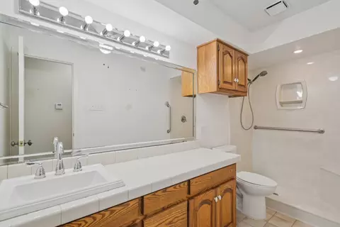 Bath - 103 Luther Ln, Heath, TX 75032 photo 5 of 5