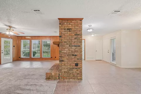 Living - 103 Luther Ln, Heath, TX 75032 photo 4 of 8